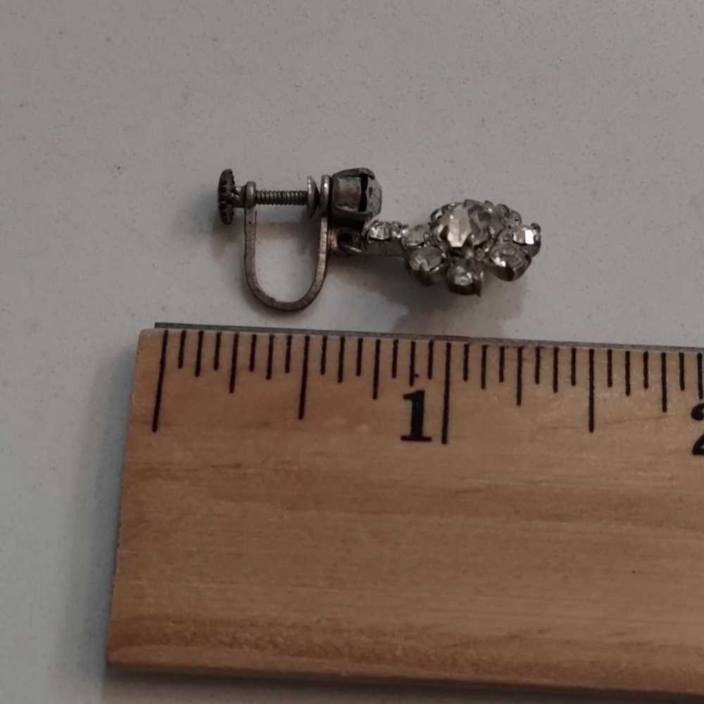 Clear Rhinestone Vintage Screw Back Earrings Flower Shape Mid Century - Picture 5 of 8